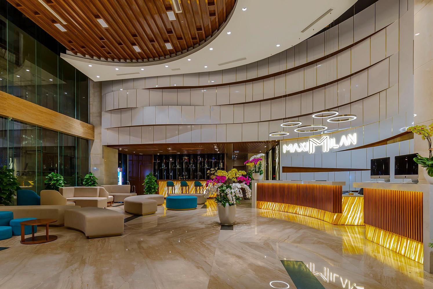 Maximilan DaNang Beach Hotel